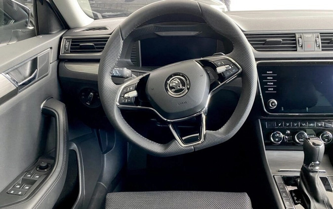Skoda Superb cena 198700 przebieg: 1, rok produkcji 2024 z Gogolin małe 704